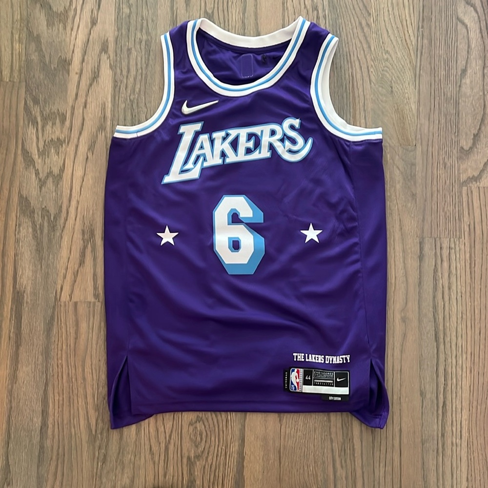 Lakers Nike Lebron James Jersey (Size 44 Medium) #6 - Swingman